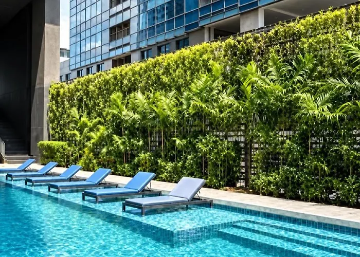Ekkamai Sleeps3 Kitchen Fiber Wifi Poolgym W-dryer Bangkok